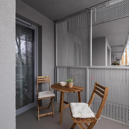 Prandoty Beautiful Apartment With Balcony Cracow By Renters Prestige-2